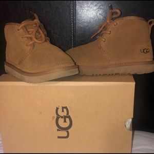 UGG Neumel II (little girl) size 13